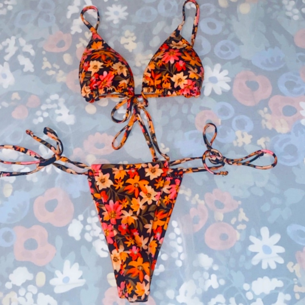 Two piece size small bathing suit ❤️